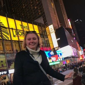 Meet your Posher, Olivia